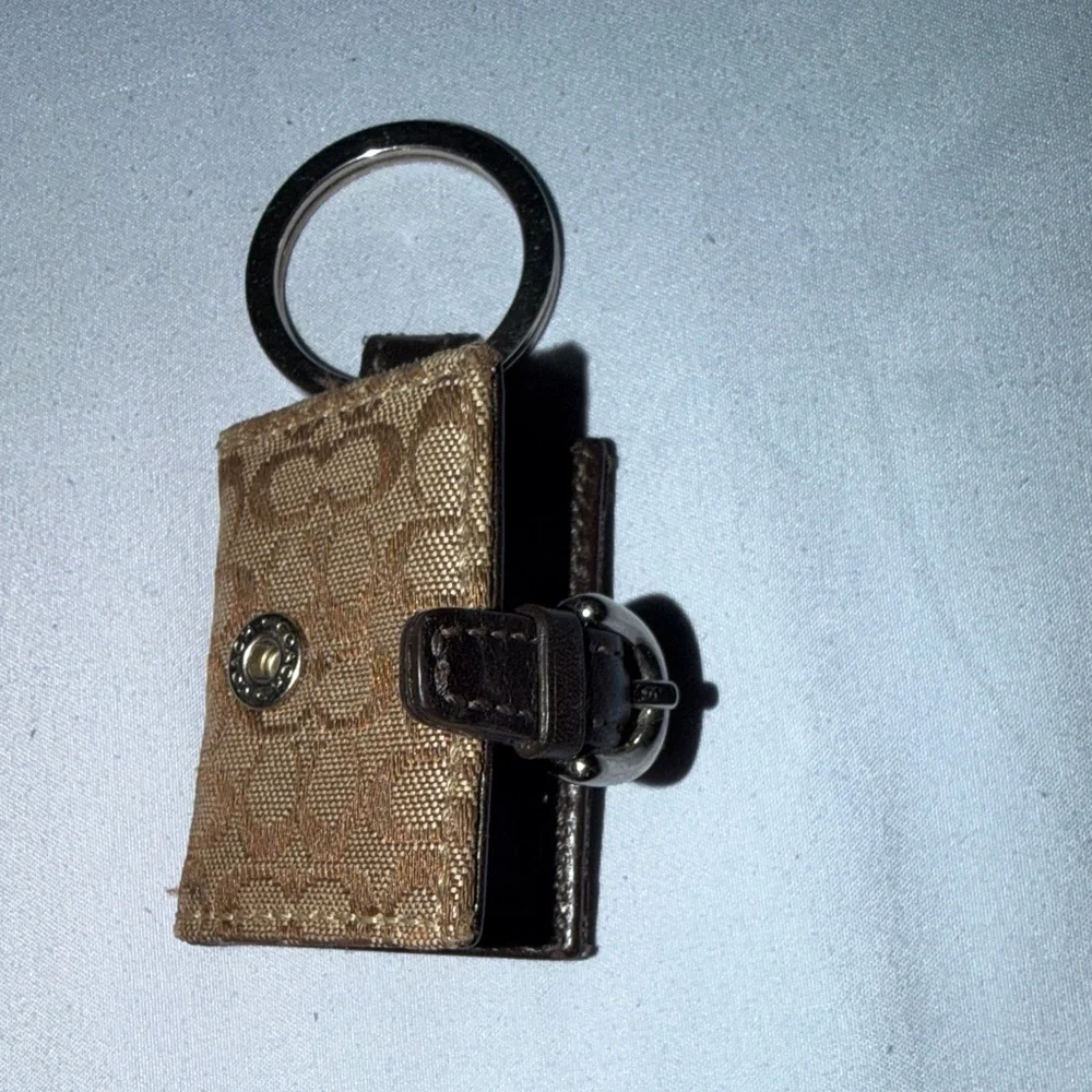Coach Brown photo frame Key Ring with Silver Accents with Signature C’s - Picture 5 of 5